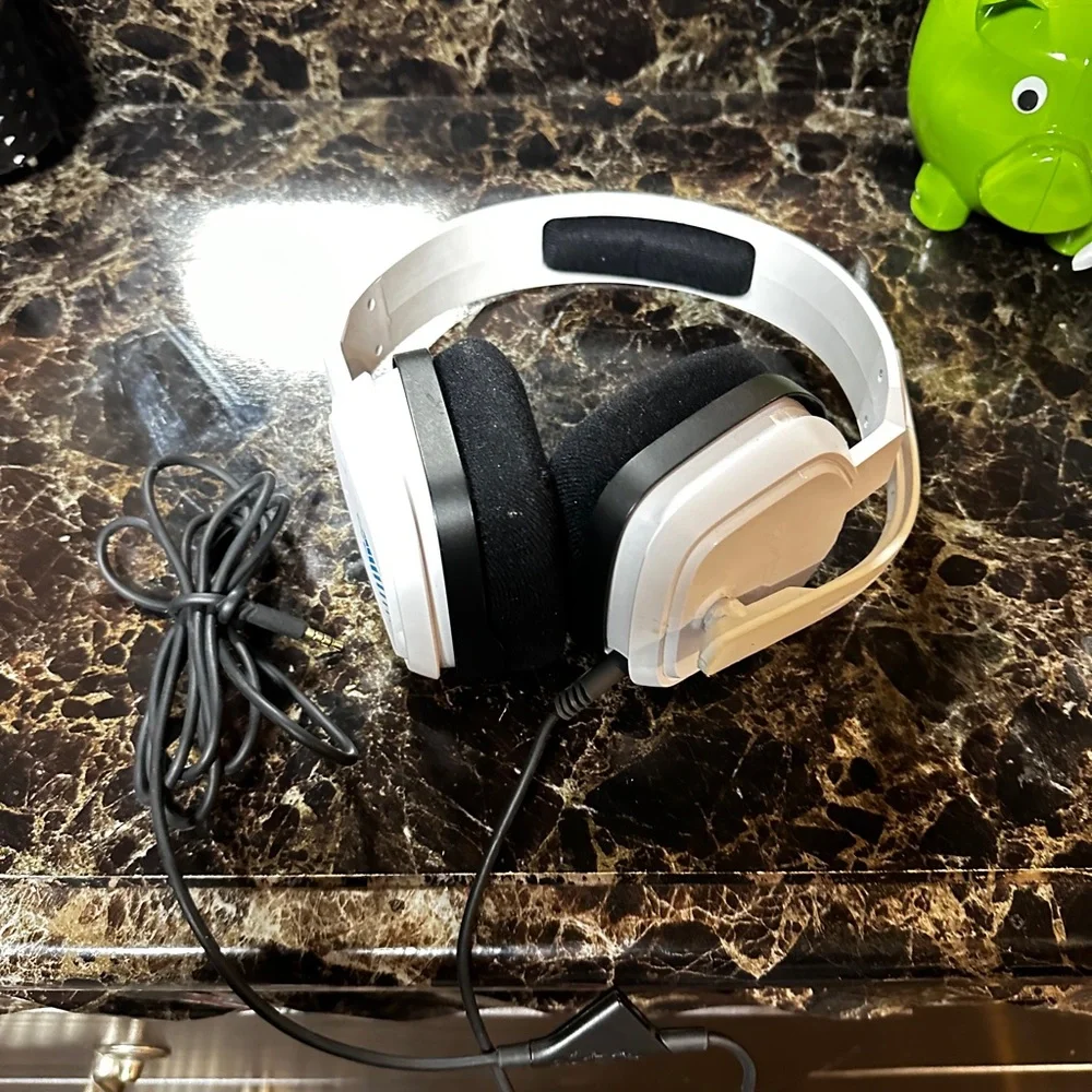Astro a10